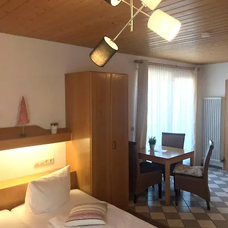 Self-check-in & Am Bergsee Pensionat 3*